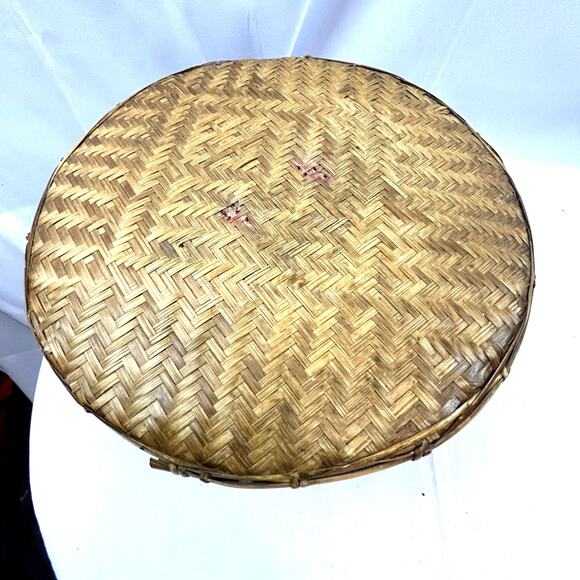 Bamboo and Rattan Vintage Basket with lid Unique 10" round 5" tall - Picture 4 of 9